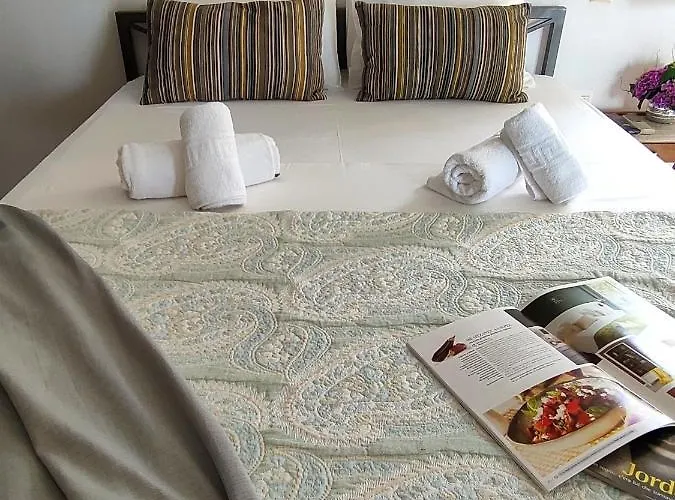 King Size Bed, Terra Relaxa, Vista Al Mar, Near Achilleio Case de vacanță Achílleion