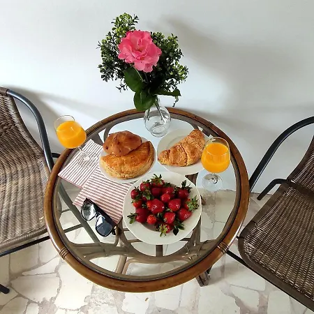 King Size Bed, Terra Relaxa, Vista Al Mar, Near Achilleio Casa de Férias *